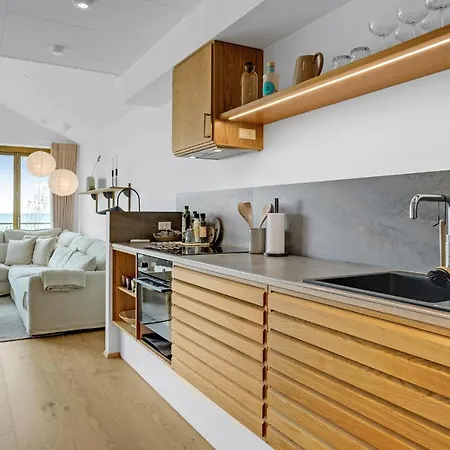 Awesome In With House Sea View Apartment