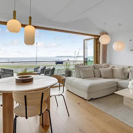 Awesome In With House Sea View Apartment